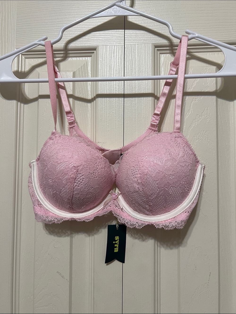 Lace Underwire Bra with Light Padding in Soft Pink